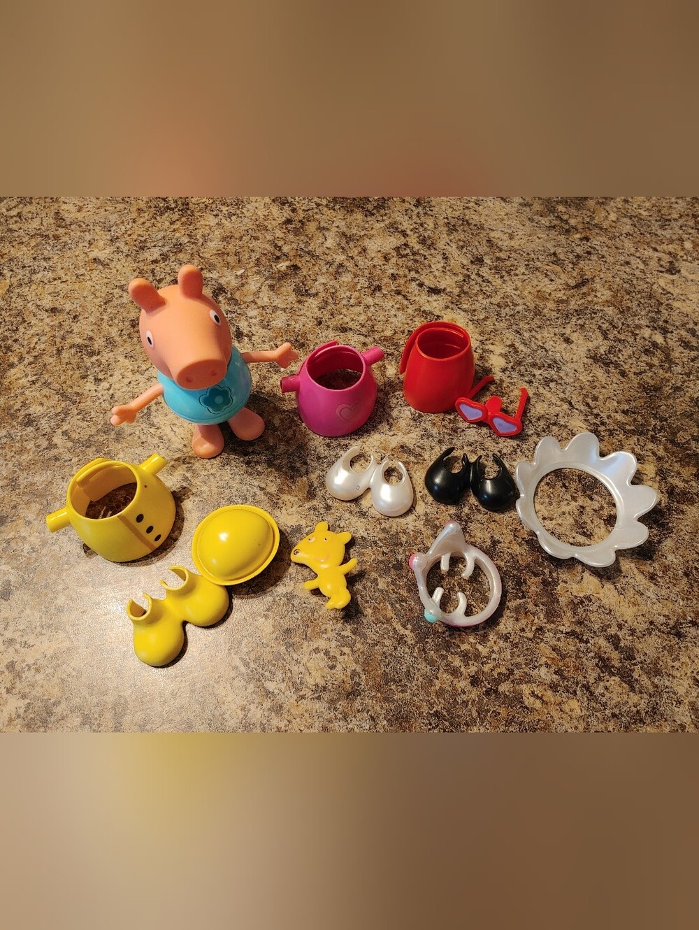 Peppa Pig Dress Up Toy Set - Talking Peppe